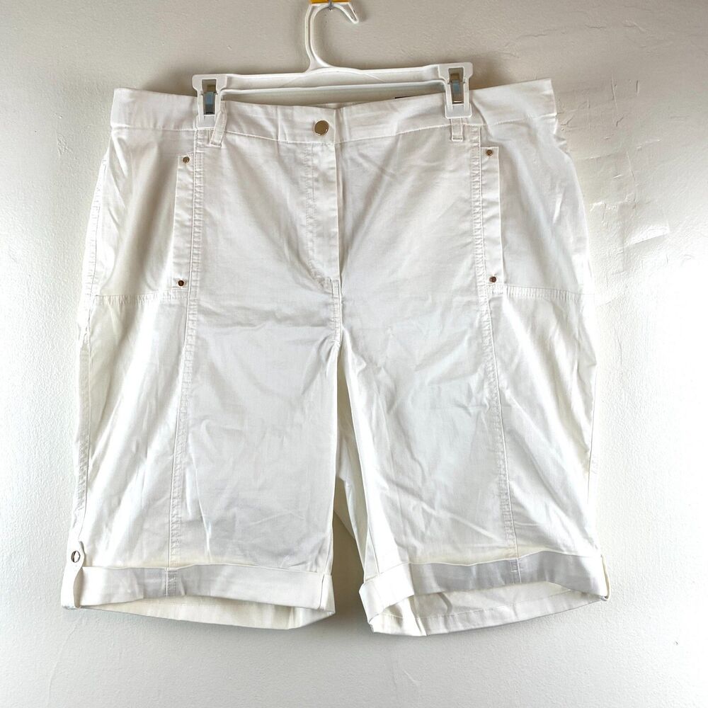 Chicos Utility Short White Bermuda Size 3 (US XL) Comfort Waist Cuffed